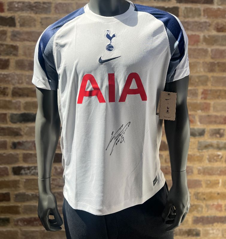 Kevin Danso Signed Shirt
