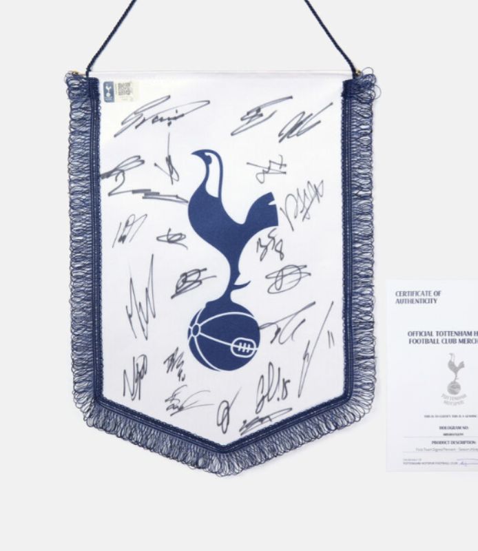 25/26 Men's Team Signed Pennant!